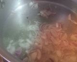 A picture of step 1 of Gobhi qeema.