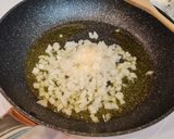 Foto del paso 2 de la receta Fideuá de verduras, champiñones y solomillo de cerdo