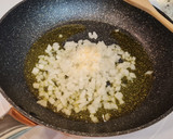 Foto del paso 2 de la receta: Fideuá de verduras, champiñones y solomillo de cerdo