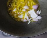 A picture of step 2 of Aloo gobhi.