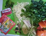 Foto langkah ke 3 dari resep Sop Ceker Kepala Ayam.