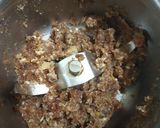 A picture of step 2 of Walnut Dates smoothie.
