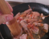 Foto del paso 3 de la receta: Tallarines con Tomate y Gambones