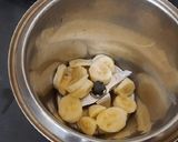 A picture of step 1 of Banana almond chocolate smoothie.