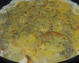 Foto del paso 3 de la receta: Tortilla de papa y parmesano