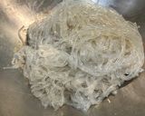 Hình bước làm 1 của món Miến trộn Hàn Quốc