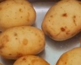 A picture of step 1 of My Spicy Potato Salad 😉.