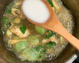 รูปขั้นตอนการทำที่ 5 ของ แกงเขียวหวานอกไก่ สูตรปรุงน้อย ใส่กะทิน้อย