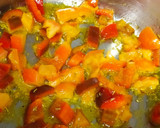 Foto del paso 1 de la receta: Merluza con patatas, tomate y pimiento