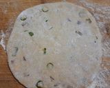 स्टफ पनीर पराठा (stuff paneer paratha recipe in marathi) रेसिपी स्टेप 5 फोटो 
