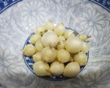 Hình bước làm 1 của món Sườn non ram củ nén
