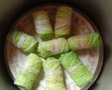Foto langkah ke 5 dari resep SAWI PUTIH GULUNG isi ayam udang.