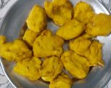 आलू के पकौड़े (Aloo ke pakode recipe in hindi) रेसिपी चरण 3 फोटो