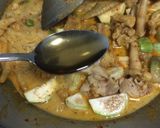 รูปขั้นตอนการทำที่ 4 ของ “แกงไก่ใส่มะเขือ”