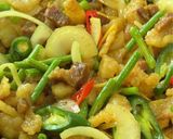 Gambar langkah 4 resipi Lemak Goreng Kunyit.