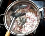 A picture of step 2 of Creamy Mushroom with Peri Peri Sauce.