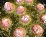 A picture of step 2 of Spanish Meatballs in Sauce.