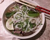 Une image de l'étape 8 de Pho Bò (soupe vietnamienne).