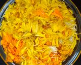 A picture of step 2 of Marigold Flower Tea.