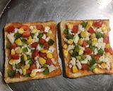 A picture of step 4 of Vegetable Bread Pizza.