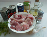 Foto del paso 1 de la receta: Sofrito de carne con tomate