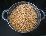 A picture of step 2 of Namkeen Dal.