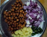 A picture of step 1 of Chana pakoda.