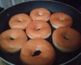 Foto langkah ke 5 dari resep Donat ekonomis untuk jualan(tanpa telur tanpa susu).