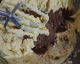 Foto langkah ke 3 dari resep Chocochip Cookies (Biskuit Nyoklat).