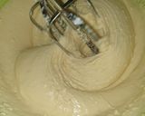 A picture of step 5 of Heart layered sponge cake.