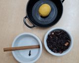 Foto del paso 1 de la receta: Infusión de Hibiscus 🌺 con canela, clavo y limón 🌺