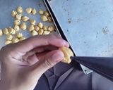 Foto langkah ke 10 dari resep Kue Soes Kering isi Coklat Kres Kres Lumer by PKK.