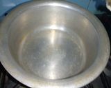 A picture of step 1 of Chicken bhuna gosht.