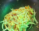 รูปขั้นตอนการทำที่ 2 ของ ไข่ผัดแหนม
