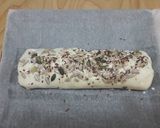 Pas rețetă Ruladă din foietaj cu ciupercuțe, șunculiță și mozzarella 4 fotografie