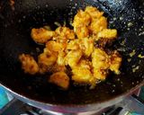 A picture of step 3 of Chingri diye kochu shaak.