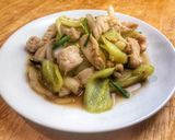รูปขั้นตอนการทำที่ 3 ของ อกไก่ผัดพริกหยวก