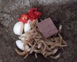 Gambar langkah 2 resipi Ubi Kayu Rebus Tumis Belacan.