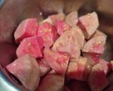 લાલ જામફળનો આઇસ્કીમ (Red Guava Icecream Recipe In Gujarati) રેસીપી સ્ટેપ1ફોટો