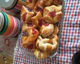 Foto del paso 5 de la receta: Medialunas y facturas sin manteca