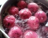 Foto langkah ke 4 dari resep Klepon Buah Naga Cokelat Keju.