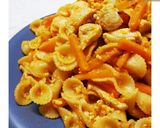 รูปขั้นตอนการทำที่ 8 ของ 🍝พาสต้าแกนเซทเต้ไก่ผัดซอส Chicken Gansettes Pasta & Chili Sauce