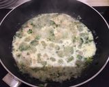 Foto del paso 2 de la receta: Espagueti de calabacín en carbonara de gambas y gulas