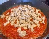 Penne z kurczakiem i sosem pomidorowo-mascarpone krok przepisu 4 zdjęcie