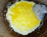 Foto langkah ke 2 dari resep Oseng Telur.