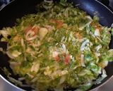 Foto del paso 1 de la receta: Tortilla De Lechuga Queso🧀 tomate y cebolla 🍅🌰