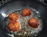 A picture of step 8 of Potato, Bacon, and Mozzarella Croquettes.