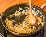 Resztelt csirkemáj recept fázis 3 fotója