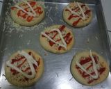 Foto langkah ke 4 dari resep Pizza Mini Teflon.
