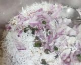 A picture of step 2 of Thalipeeth (थालीपीठ).